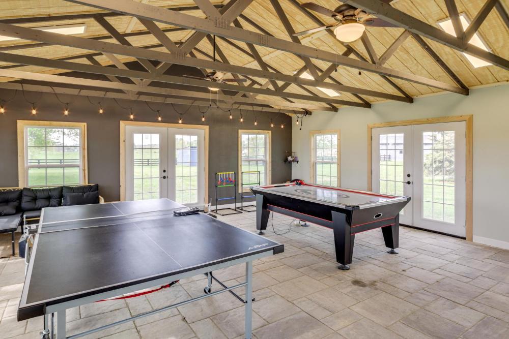 Dry Ridge Rental Home with Hot Tub and Game Room!